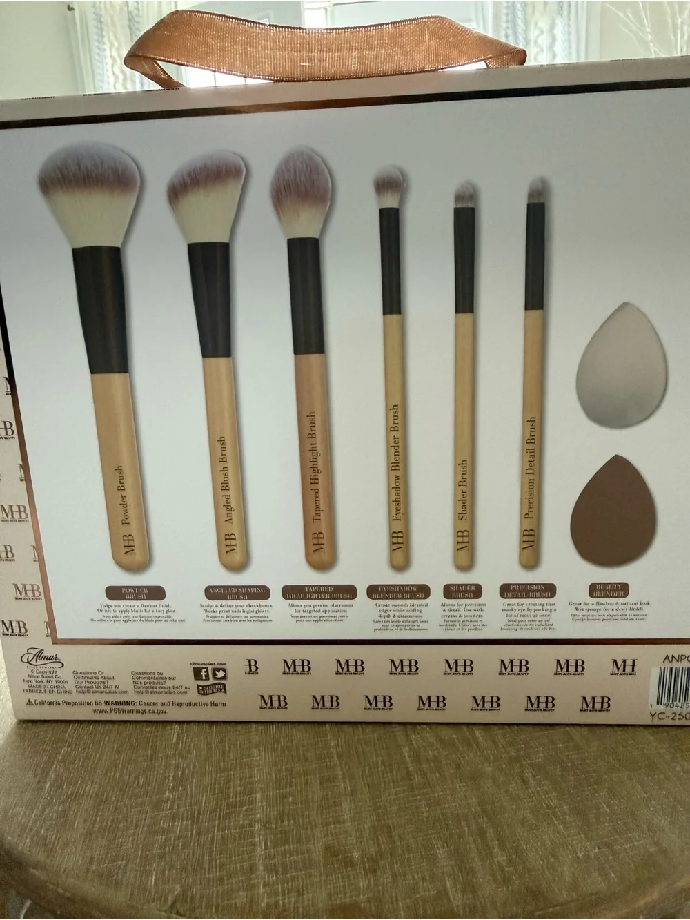 Must have beauty- 8 Piece  Makeup Brush Set